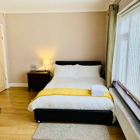 Housefield Stay Bucknall  Екстериор снимка