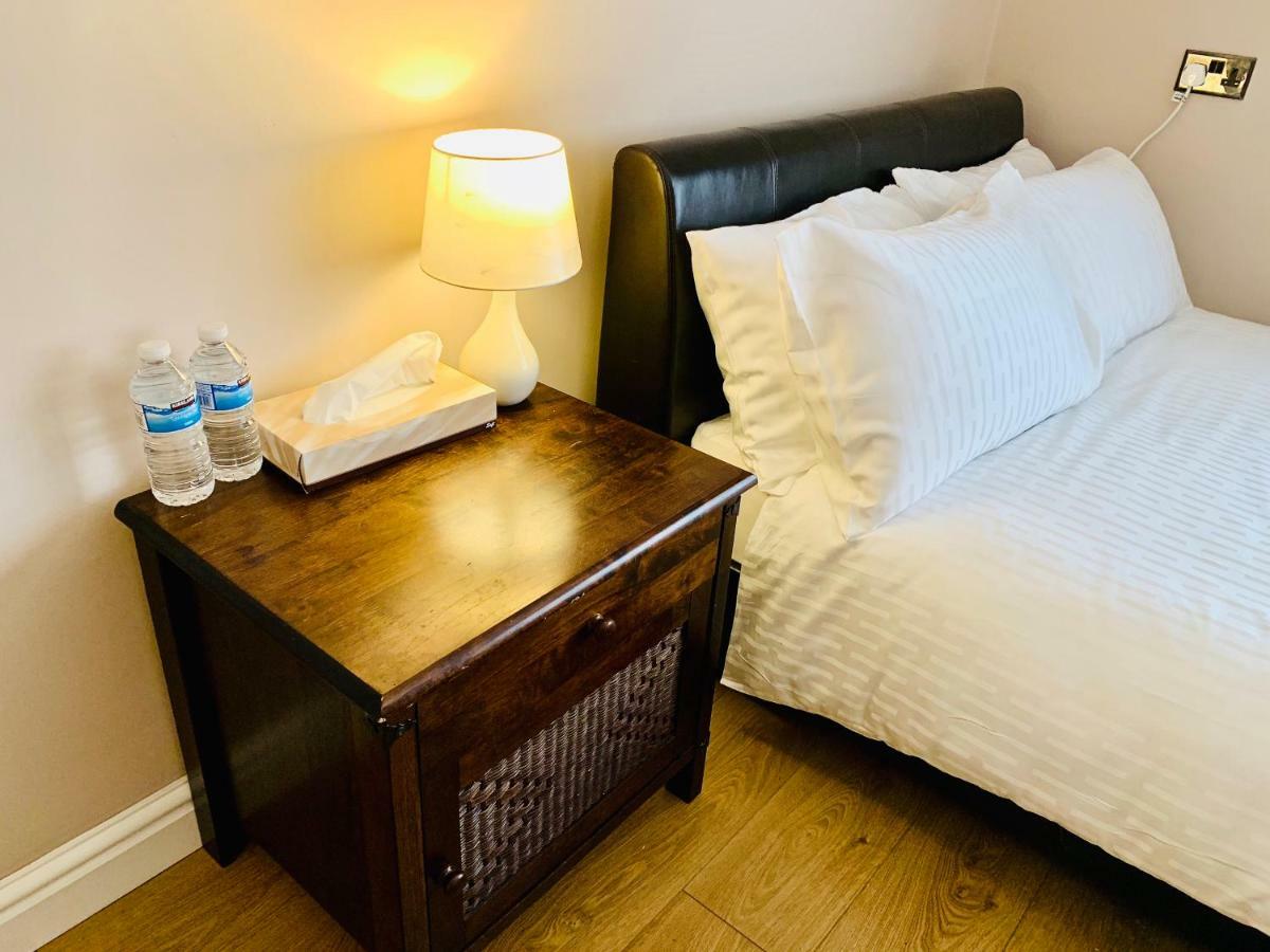 Housefield Stay Bucknall  Екстериор снимка