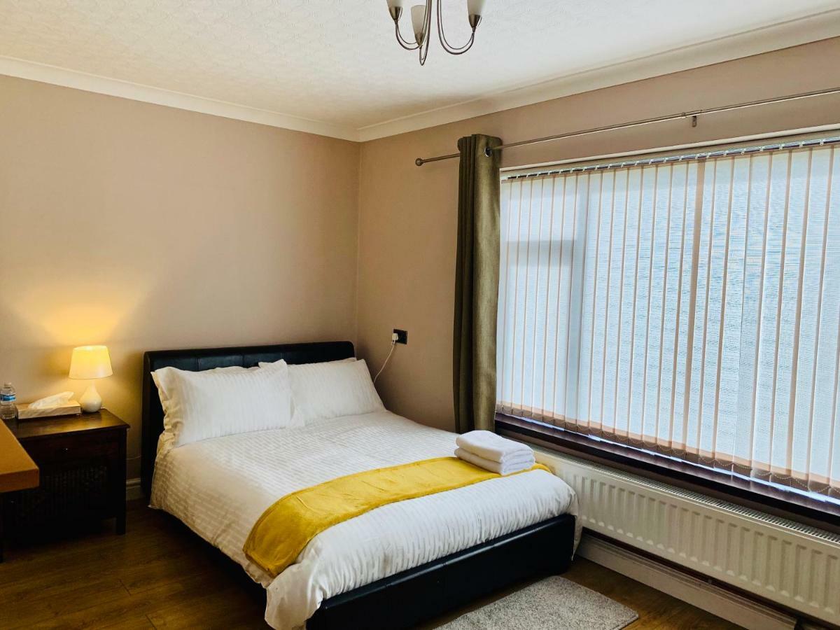 Housefield Stay Bucknall  Екстериор снимка